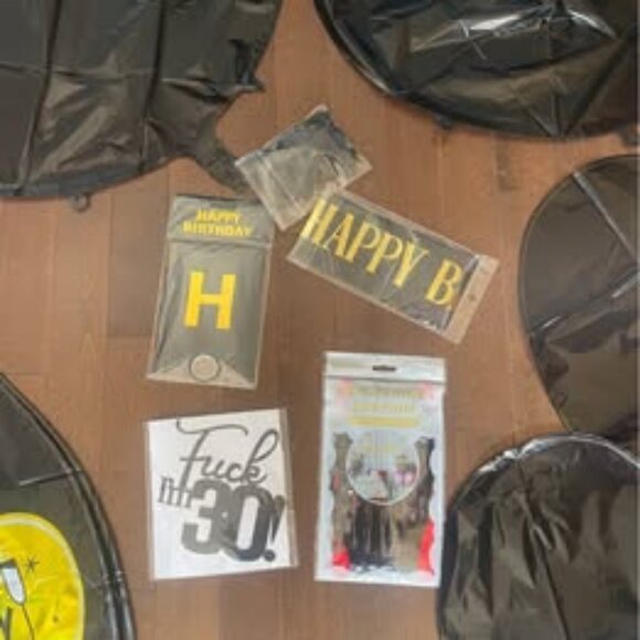 30th Birthday Party Decorations - Black & Gold - Picture 4 of 4